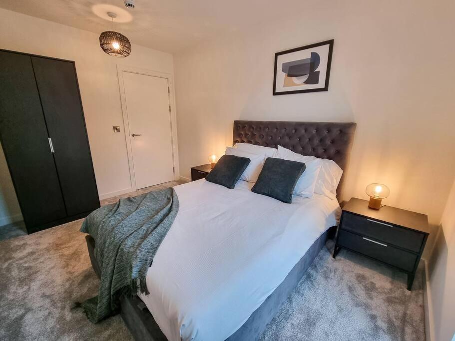 Stunning 4-Bedroom Townhouse With Free Parking 맨체스터 외부 사진