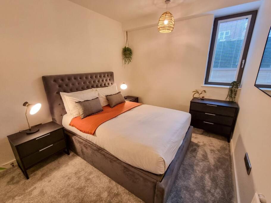 Stunning 4-Bedroom Townhouse With Free Parking 맨체스터 외부 사진