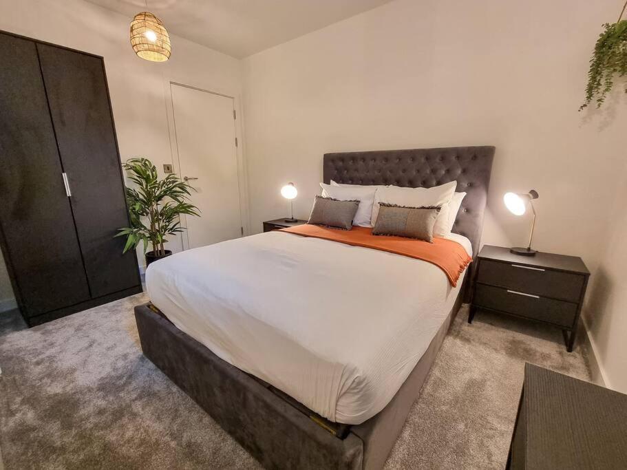 Stunning 4-Bedroom Townhouse With Free Parking 맨체스터 외부 사진