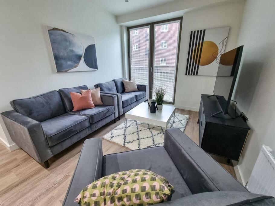 Stunning 4-Bedroom Townhouse With Free Parking 맨체스터 외부 사진