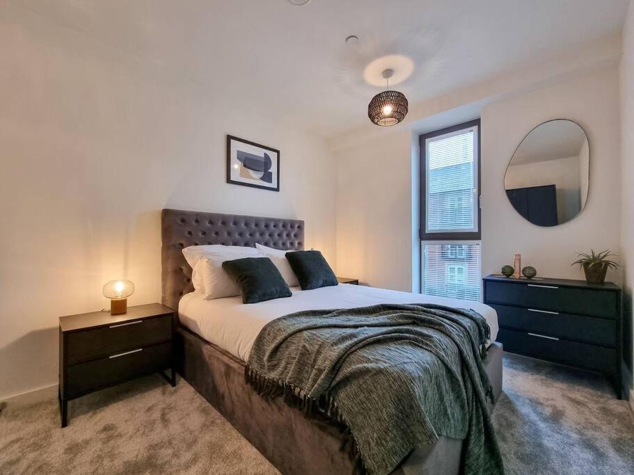 Stunning 4-Bedroom Townhouse With Free Parking 맨체스터 외부 사진